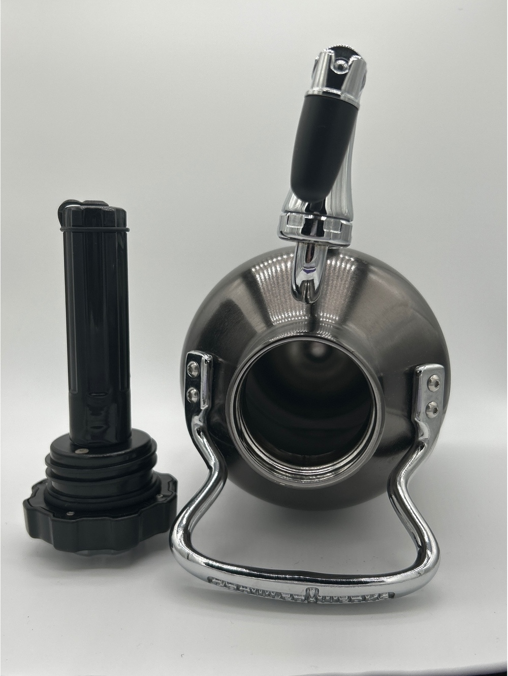 GrowlerWerks uKEG Nitro cold brew Growler with Tap and Pressure Gauge - Picture 8 of 9